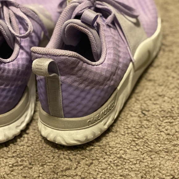 Nike Renew lavender/purple shoes - Picture 4 of 5